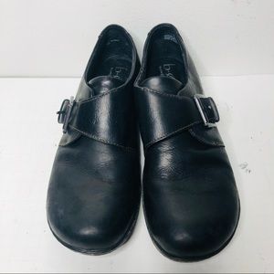 BOC black leather shoes clogs buckles 8.5